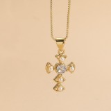 Collar con colgante chapado en oro de 14 quilates, elegante y lujoso, estilo clásico, con incrustaciones de cobre cruzado, perlas artificiales, circonita