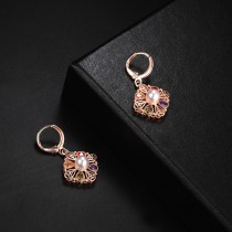 Conjunto de joyas de circonio y perlas con incrustaciones de cobre y flores de estilo simple