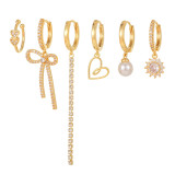 1 Juego de pendientes chapados en oro de 18K con borlas de estilo Simple y elegante con forma de corazón y lazo con incrustaciones de perlas de imitación de latón y circonita
