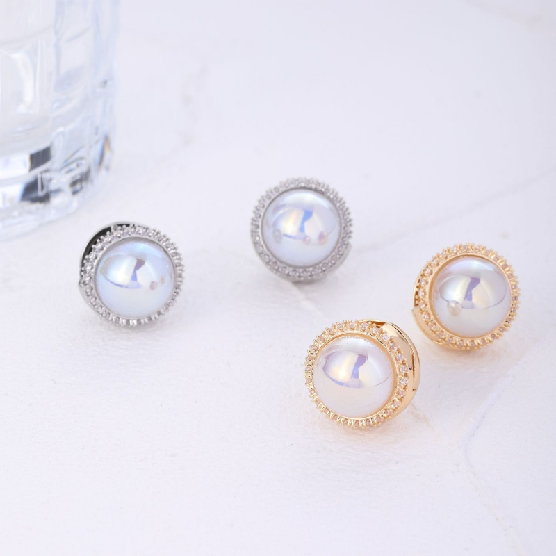 1 par de pendientes de perlas de cobre con incrustaciones redondas de estilo simple
