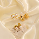 1 par de pendientes colgantes chapados en oro de 18 quilates con incrustaciones redondas elegantes e informales de cobre y perlas de agua dulce