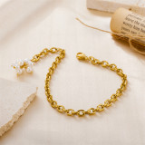 Venta al por mayor Pulseras chapadas en oro de 18 quilates con revestimiento de perlas de agua dulce y acero inoxidable con flores de estilo simple
