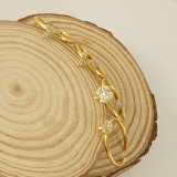 Anillo abierto de diamantes de imitación chapado en oro de 18 quilates de acero inoxidable con letras de trébol de cuatro hojas de estilo Simple al por mayor
