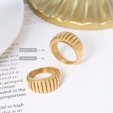 Adorno único diseño de textura de croissant anillo de estilo francés acero titanio chapado para mujer 18 anillo de oro Real pulsera A253