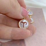 Encantos chapados en oro de 18K de Shell con incrustaciones de cobre de constelación de estilo simple