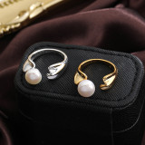 Anillos abiertos chapados en plata chapados en oro de 18K con incrustaciones de perlas redondas de estilo Simple estilo IG
