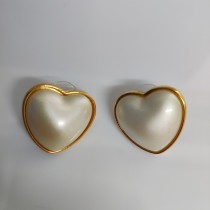 1 par de pendientes de perlas de cobre con incrustaciones en forma de corazón de estilo simple