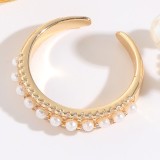 Anillo abierto de circonita con perlas artificiales con incrustaciones de cobre en forma de C a la moda de 1 pieza