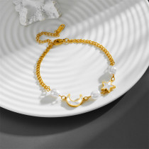 Pulseras chapadas en oro de concha de perlas artificiales con revestimiento de acero de titanio y luna de estrella de estilo simple