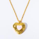 Collar colgante chapado en oro de 18 quilates con revestimiento de cobre en forma de corazón de estilo simple
