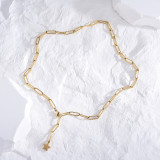 Collar con colgante chapado en oro de 18 quilates con revestimiento de pulido de acero de titanio y estrella de estilo simple
