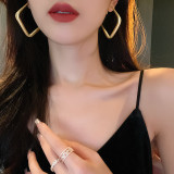 Dulce forma de corazón alas nudo de lazo chapado en cobre incrustaciones perlas artificiales pendientes de aro de diamante artificial pendientes colgantes pendientes 1 par