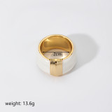 El esmalte de cobre redondo del estilo simple que platea los anillos anchos plateados oro de la banda 18K