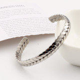 Brazalete con revestimiento de acero inoxidable geométrico de moda