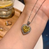 Lujoso collar con pendientes y anillos chapados en oro con circonita en forma de corazón para mujer