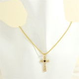 Collar colgante de Zircon chapado en oro de cobre 18K con forma de corazón cruzado de estilo simple a granel