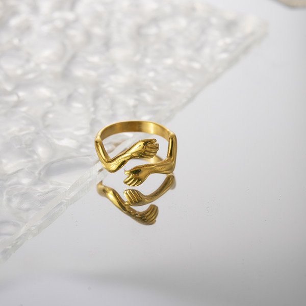 Anillos chapados en oro del chapado de acero inoxidable del color sólido del estilo simple al por mayor