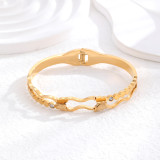 Venta al por mayor estilo clásico gotas de agua forma de corazón mariposa titanio acero 24K chapado en oro brazalete de circón