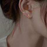 1 par de aretes de circonio de cobre con incrustaciones en forma de C de estilo simple
