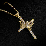Collar con colgante de cruz de perlas de circonio de oro de 18 quilates de cobre con cadena de clavícula de moda