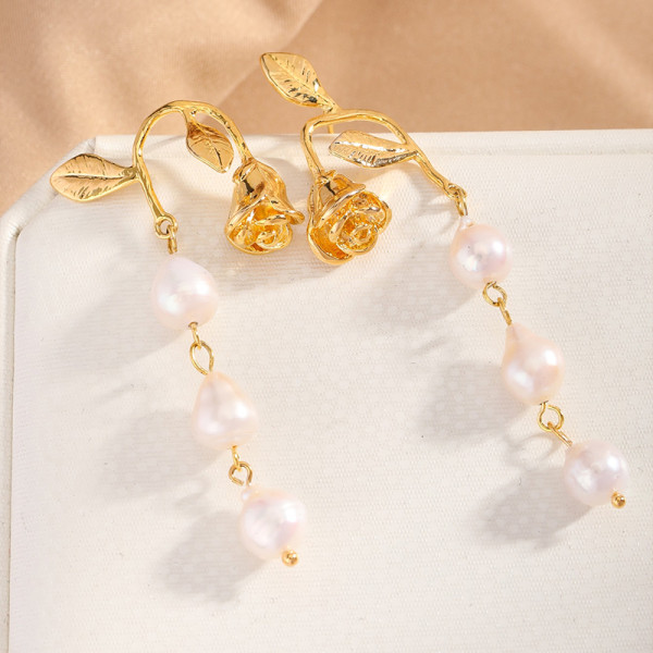 1 par de pendientes colgantes de cobre con perlas de agua dulce, estilo Vintage, elegantes, con flores para mujer