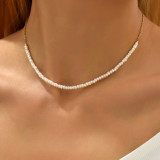Collar de cobre con perlas artificiales de color sólido dulce Collares de cobre chapados con cuentas