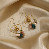 1 par de pendientes colgantes chapados en oro de 18 quilates con incrustaciones de perlas en forma de corazón retro