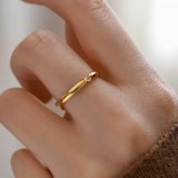 Anillos de diamantes de imitación con incrustaciones de acero de titanio y círculo de estilo simple
