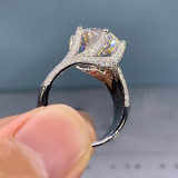 Elegantes anillos redondos de circonio con incrustaciones de cobre