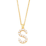 Estilo simple Letra Cobre Chapado en oro Perlas artificiales Collar con colgante 1 pieza