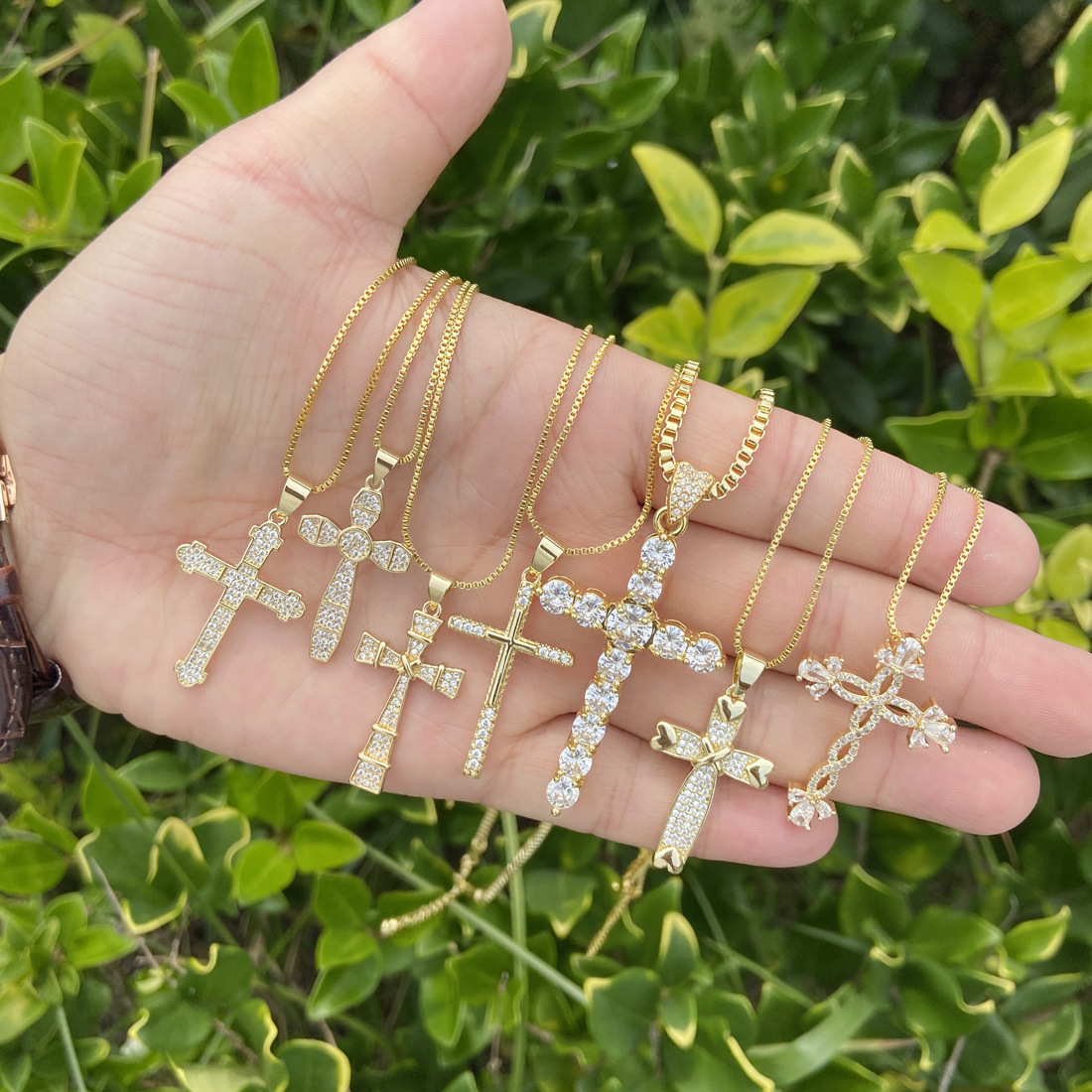 Colgante de cruz con incrustaciones de cobre, collar de circón, joyería al por mayor