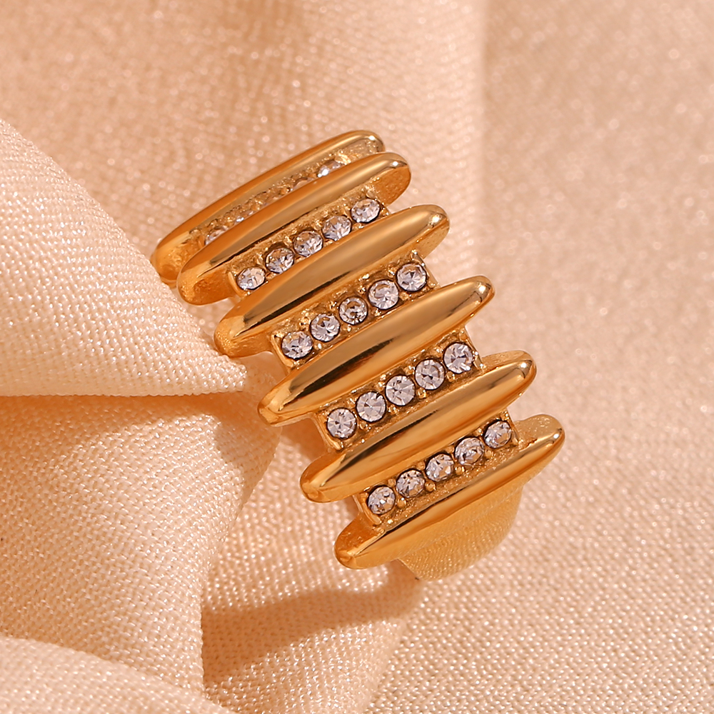 Anillos chapados en oro de 18 quilates con incrustaciones de revestimiento de acero inoxidable geométrico estilo clásico básico estilo vintage