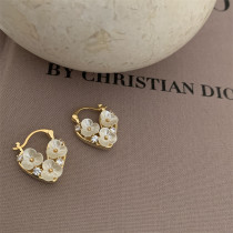 1 par de pendientes de diamantes artificiales de cobre con incrustaciones de flores en forma de corazón dulce