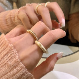 Anillos abiertos de circonio con incrustaciones de esmalte de cobre con corona de perlas elegantes