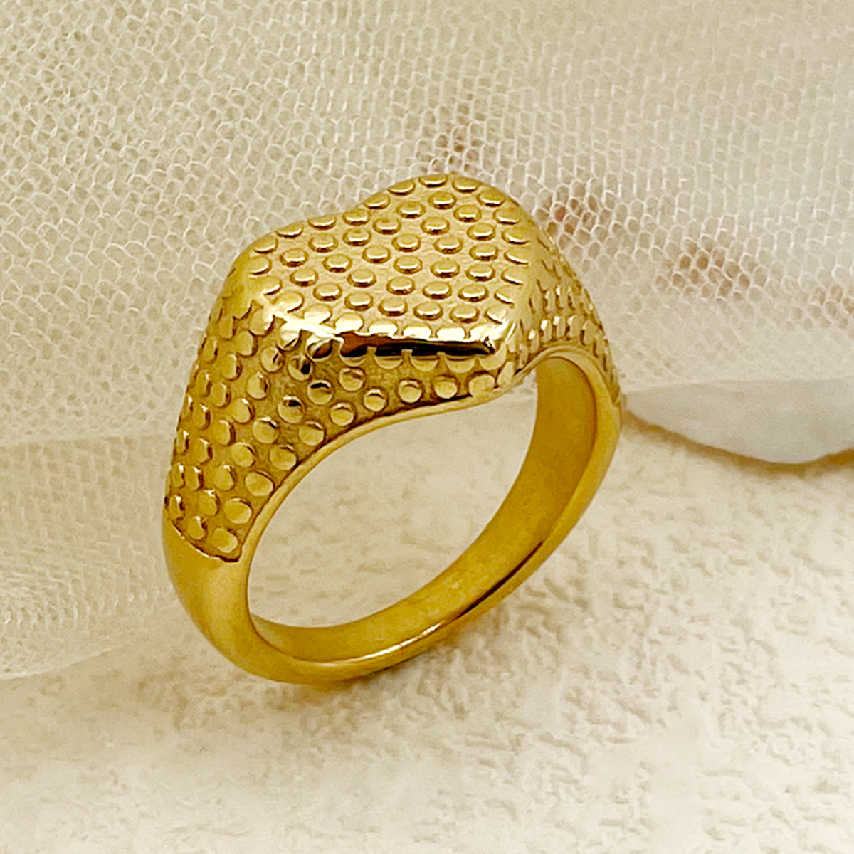 Anillos chapados en oro de acero inoxidable con forma de corazón estilo IG a granel