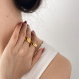 Anillos chapados en oro de titanio con revestimiento de acero de color sólido de estilo simple