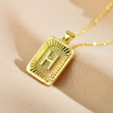 Collar con colgante chapado en oro y cobre con letras de estilo clásico informal