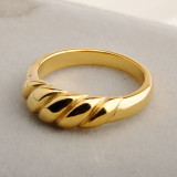Anillos de acero de titanio con ondas de estilo simple