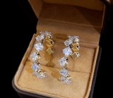 1 par de pendientes de diamantes de imitación con incrustaciones de cobre chapado en rombo de estilo simple