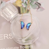 1 pieza de collar con colgante de cristal con incrustaciones de cobre chapado en mariposa a la moda