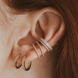 1 par de clips de oreja de circón con incrustaciones de cobre chapado en forma de C a la moda