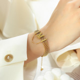 1 pieza de collar de pulseras con revestimiento de perlas de acero titanio con letras de estilo francés
