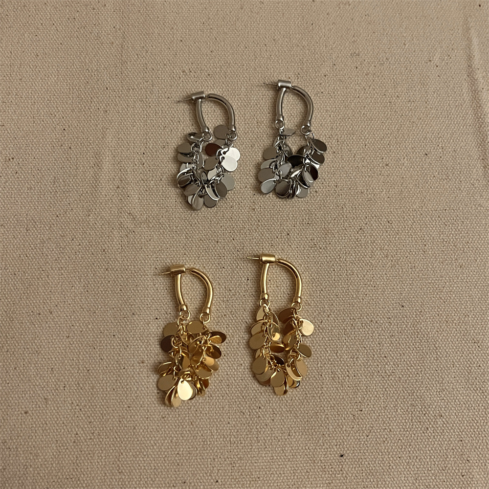 1 par de pendientes colgantes de cobre chapados en forma de U para mujer