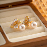 1 par de pendientes chapados en oro de 18 quilates con perlas de cobre y flores estilo INS