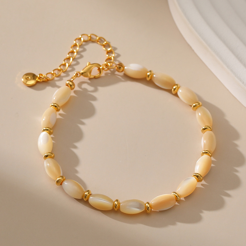 Pulseras chapadas en oro de 18 quilates con cuentas de cobre y perlas de concha ovaladas estilo IG