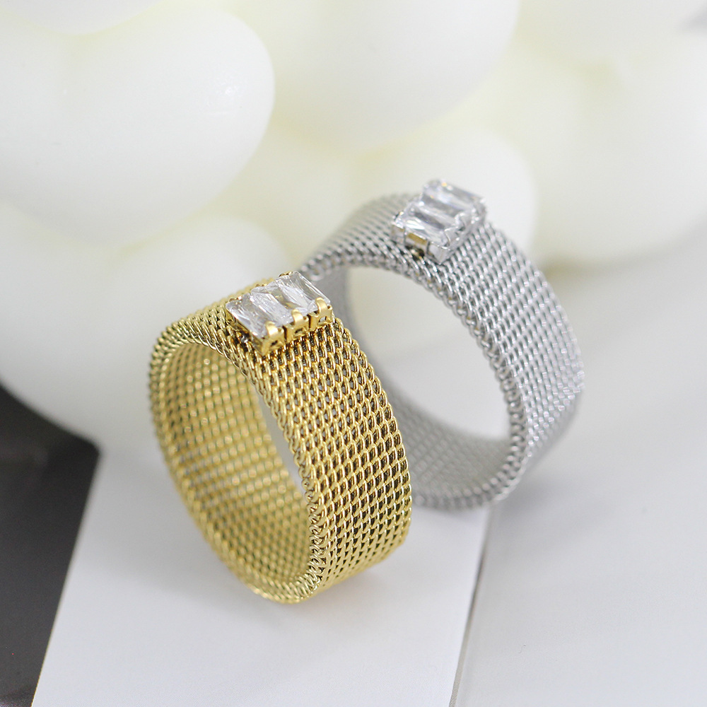 Anillo de banda ancha de circonio de acero titanio rectangular de viaje de estilo simple a granel