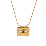 Collar con colgante chapado en oro de 18 quilates con incrustaciones de acero inoxidable rectangular y ojo de calle informal