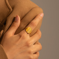 Anillos chapados en oro de 18 quilates con revestimiento asimétrico de acero inoxidable de color sólido de estilo clásico