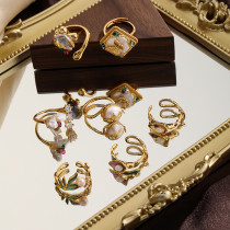 Anillos abiertos chapados en oro de 18K con perlas de agua dulce con incrustaciones de cobre y mariposa de flor retro