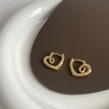 1 par de pendientes de aro de cobre chapados en forma de corazón de estilo simple